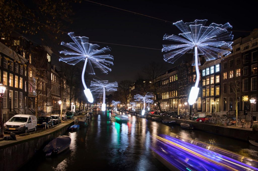 Schitterende kunstinstallaties bij festival Amsterdam in het stadscentrum